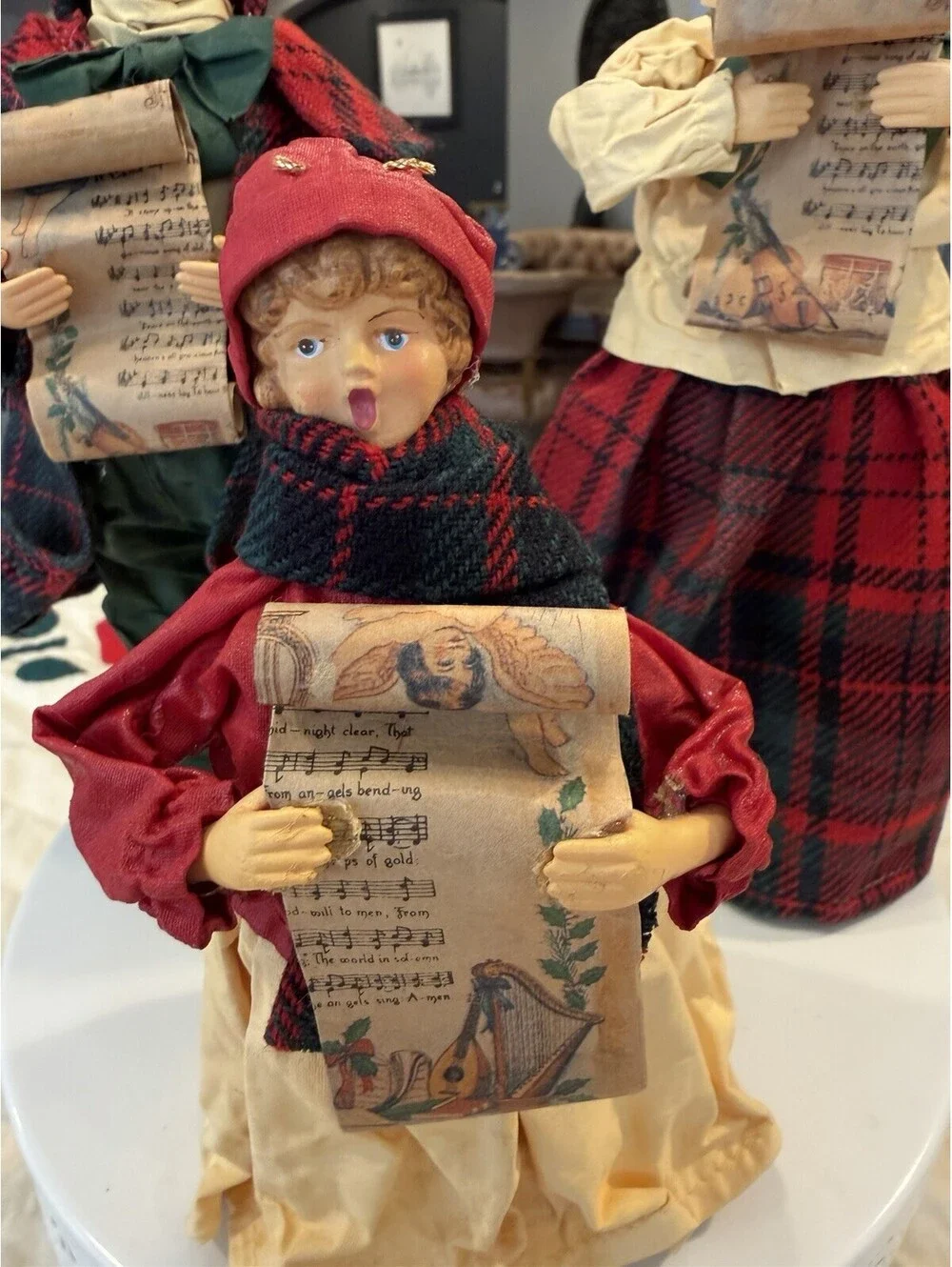 Vtg Papier-Mâché Carolers Set Of Three